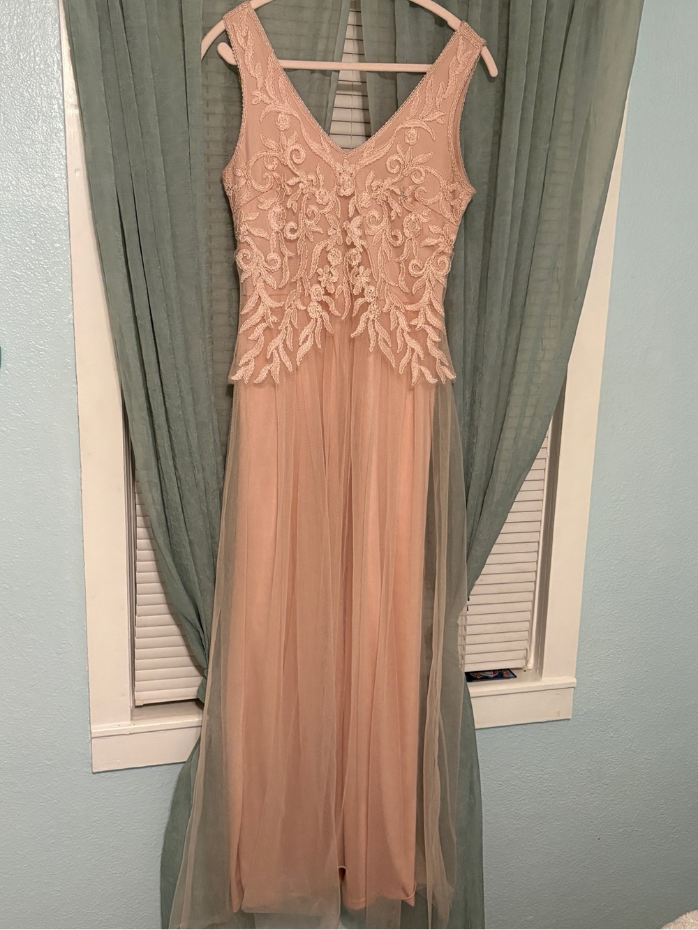 Women’s Lace Appliqué Tulle Gown - Blush Pink